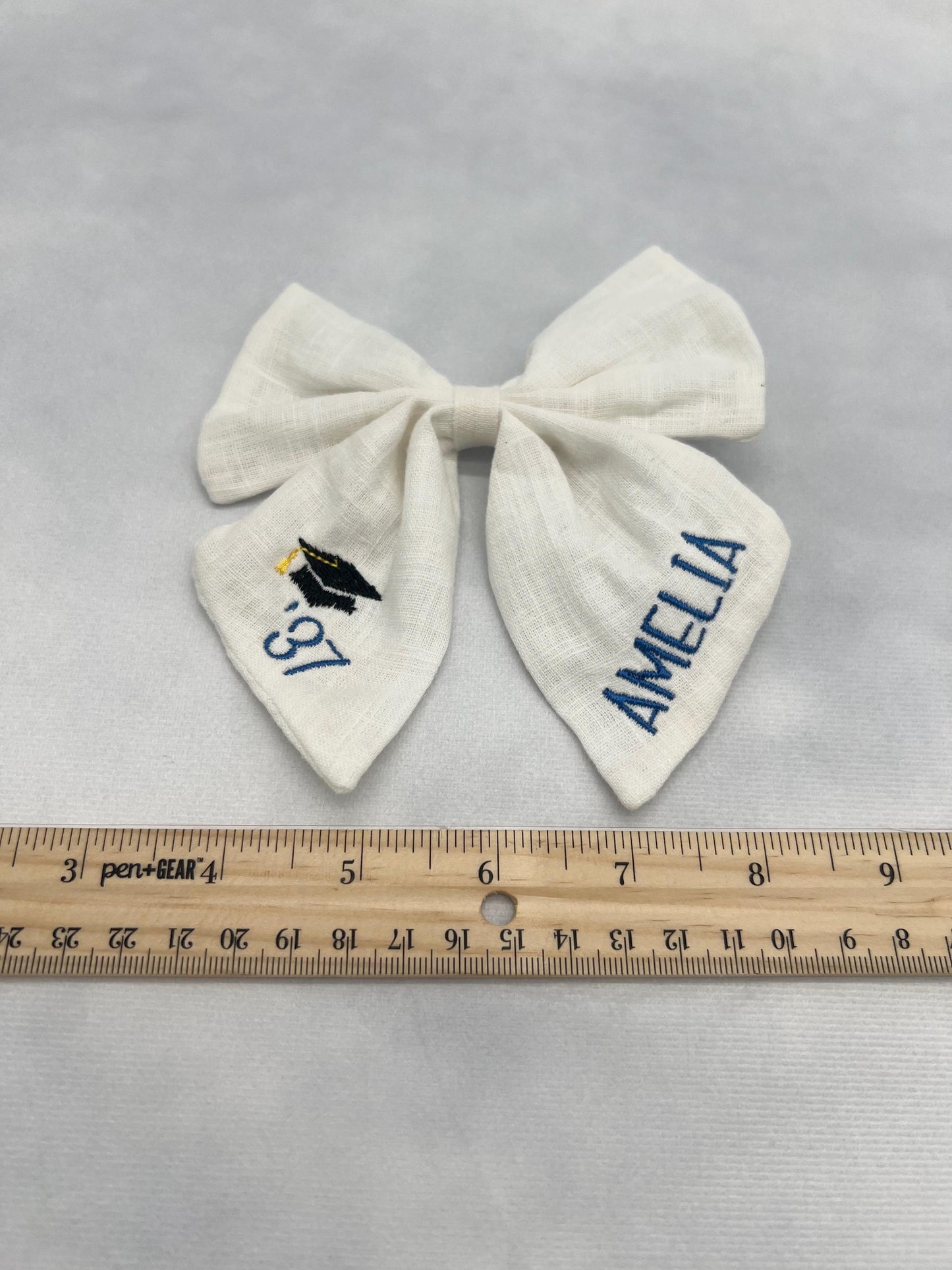 Personalized Graduation Bow - Class of 2025 - Class of 2037 - Kindergarten Grad - Preschool Graduation - PreK Graduation Hair Bow for Girls