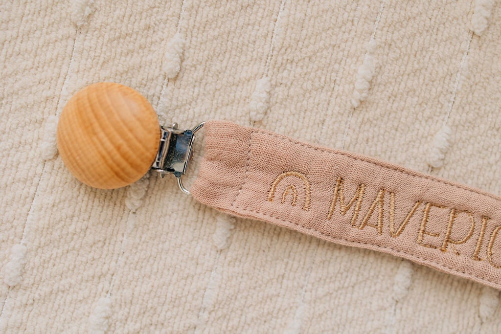 Personalized Baby Shower Gift Pacifier Clip with Name Custom Pacifier Holder Embroidered Paci Clip Binky Clip Boho Baby Neutral Baby Gift
